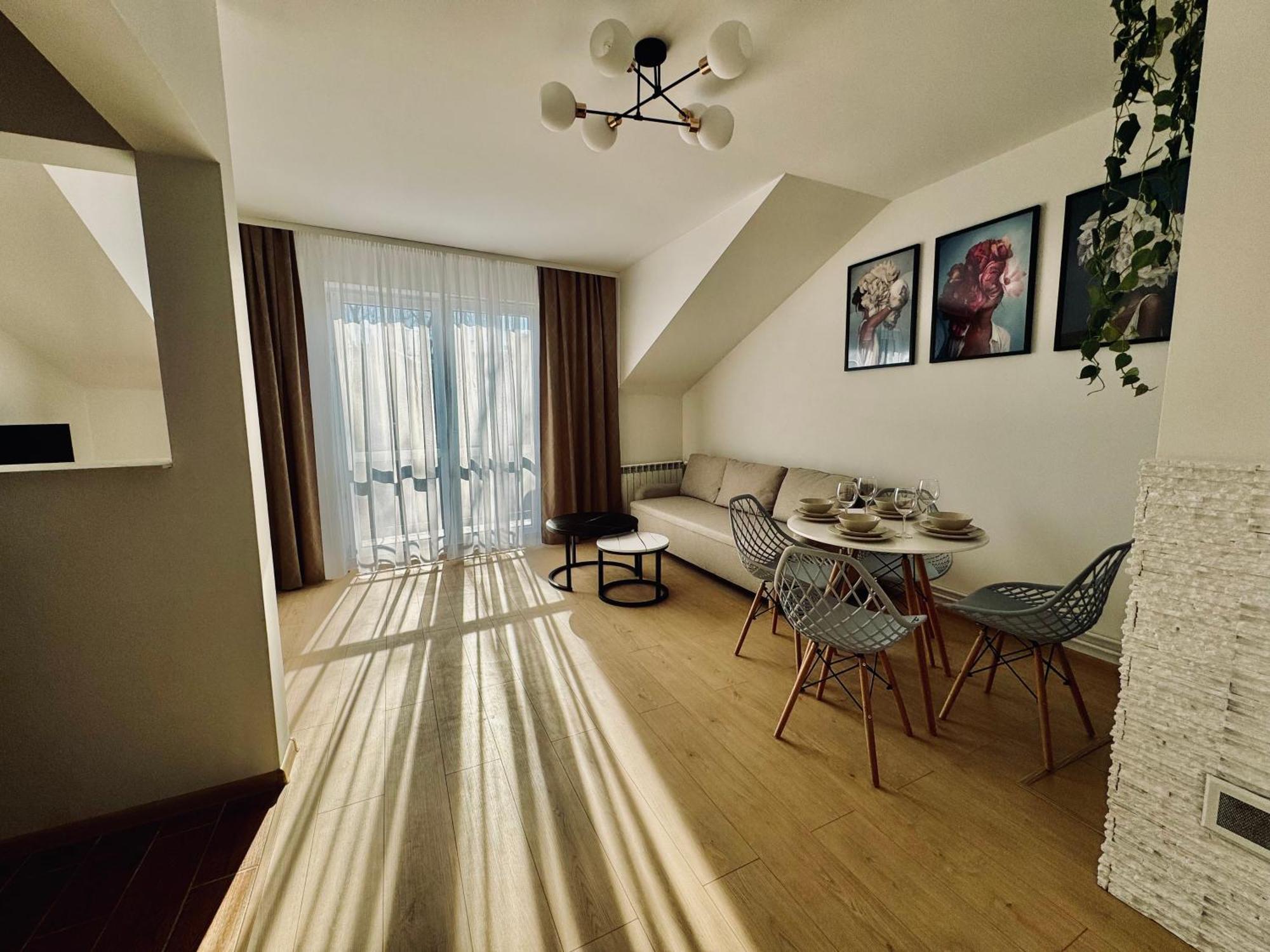 Wisteria Apartment *